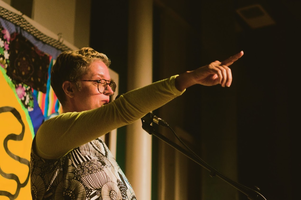 Rill Askey voice of god event announcer